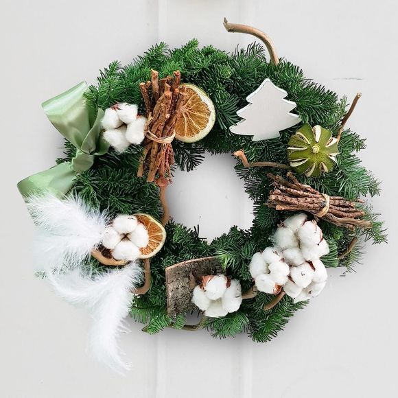 Christmas wreath in shades of white