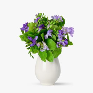 Bouquet of 15 purple freesias