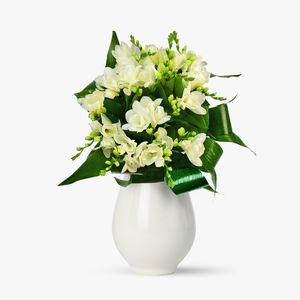Bouquet of 19 white freesias