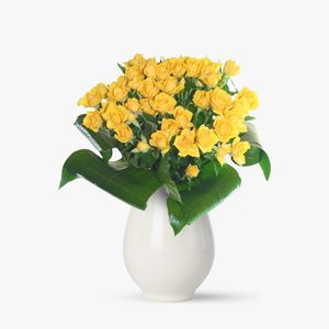 Bouquet of 7 yellow mini roses