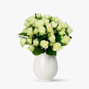 Bouquet of 11 white mini roses