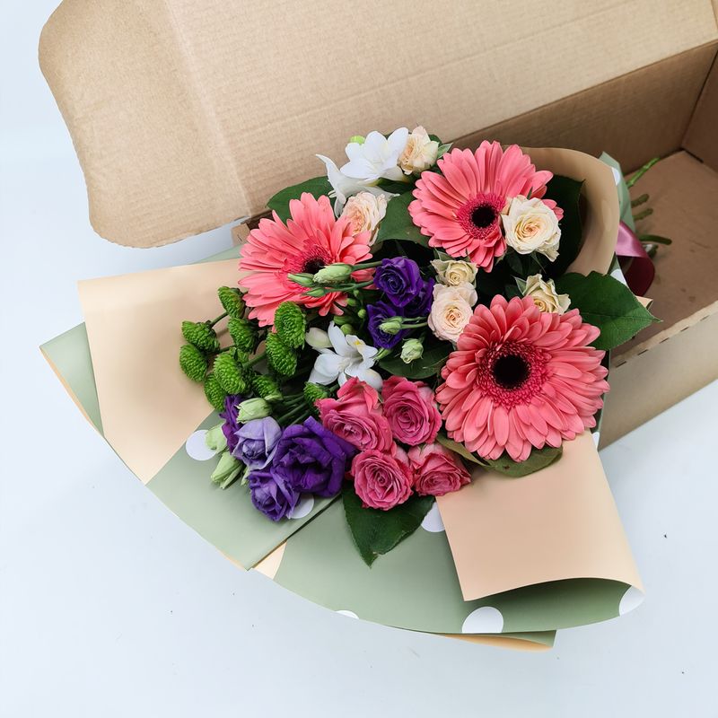 3-gerbera-somon-2-lisianthus-mov-3-minirosa-mix-2-frezii-albe-1-santini_1