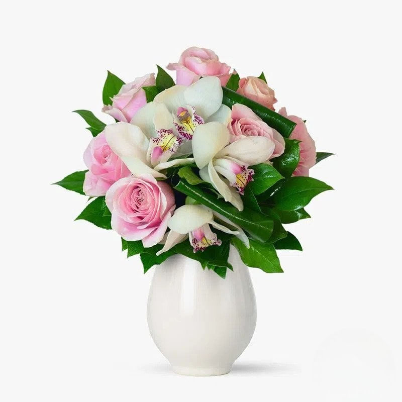 Buchet de flori cu 4 Orhidee Cymbidium alb, 7 Trandafiri roz Te ador