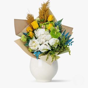 Bouquet with yellow pampas