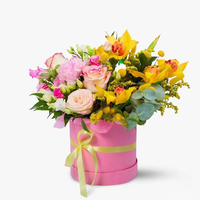 Cutie cu trandafiri si lisianthus – Standard Cutie