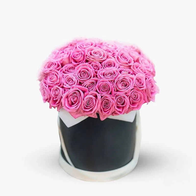Cutie cu 51 de trandafiri roz – Premium Cutie
