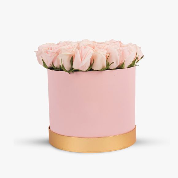 Box with pastel roses