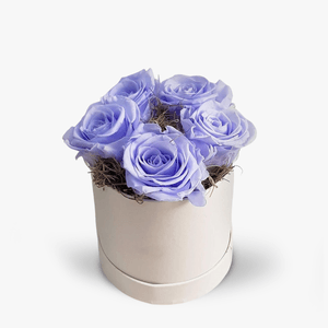 Box with 5 cryogenic lavender roses