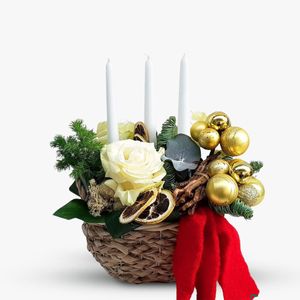 Christmas arrangement with candles