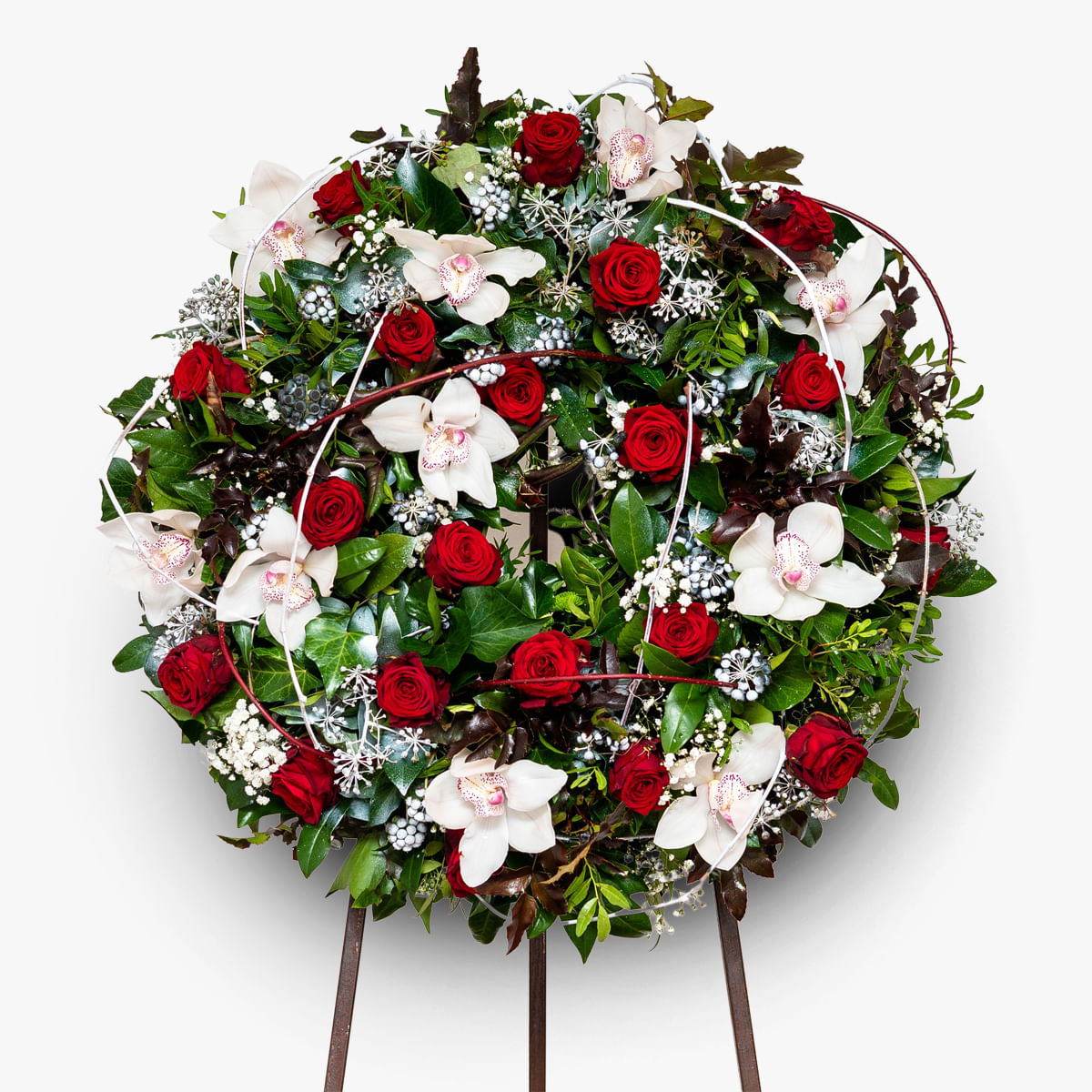 Coroana funerara cu trandafiri albi si santini albi