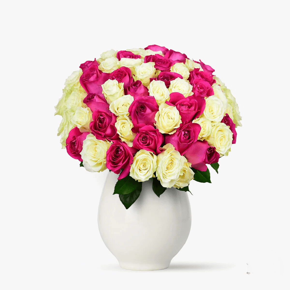 Buchet de flori cu trandafiri albi si roz Bucuria dragostei
