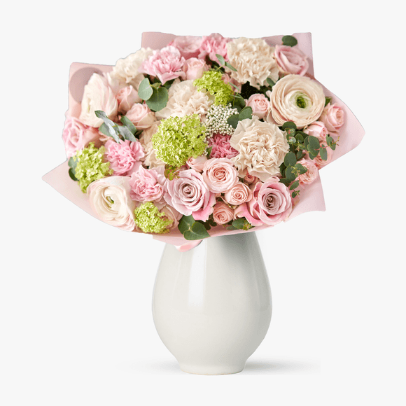 Buchet cu ranunculus si garoafe