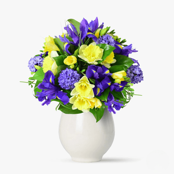 Bouquet with daffodils and hyacinths