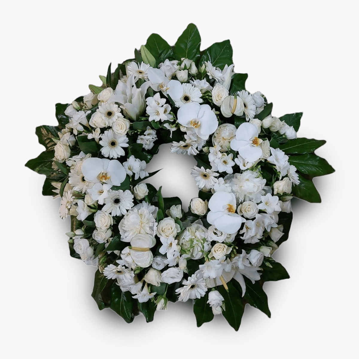 Coroana funerara cu 20 minigerbera, 20 frezii albe, 5 lisianthus alb, 10 anthurium alb
