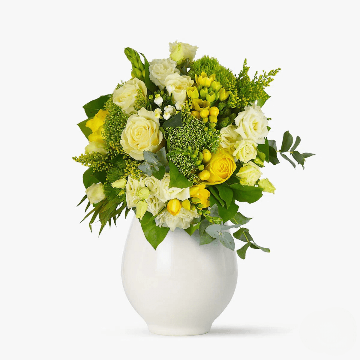 Buchet cu green tricks, frezii galbene, solidago, trandafiri galbeni galben solar