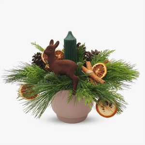 Table arrangement with fir tree and dried fruits