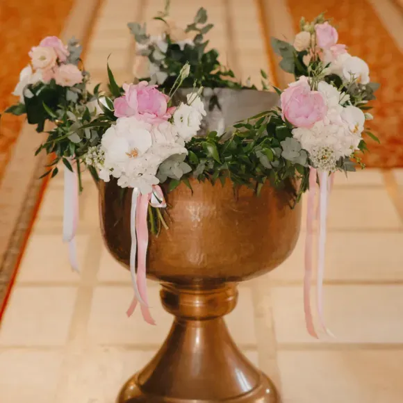 Crystal arrangement with peonies