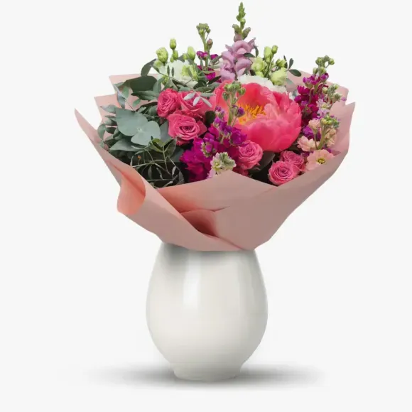 Buchet cu mathiola si bujori